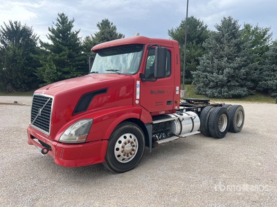 2007 Volvo VNL 6x4 Cabeza Tractora Cabina Corta