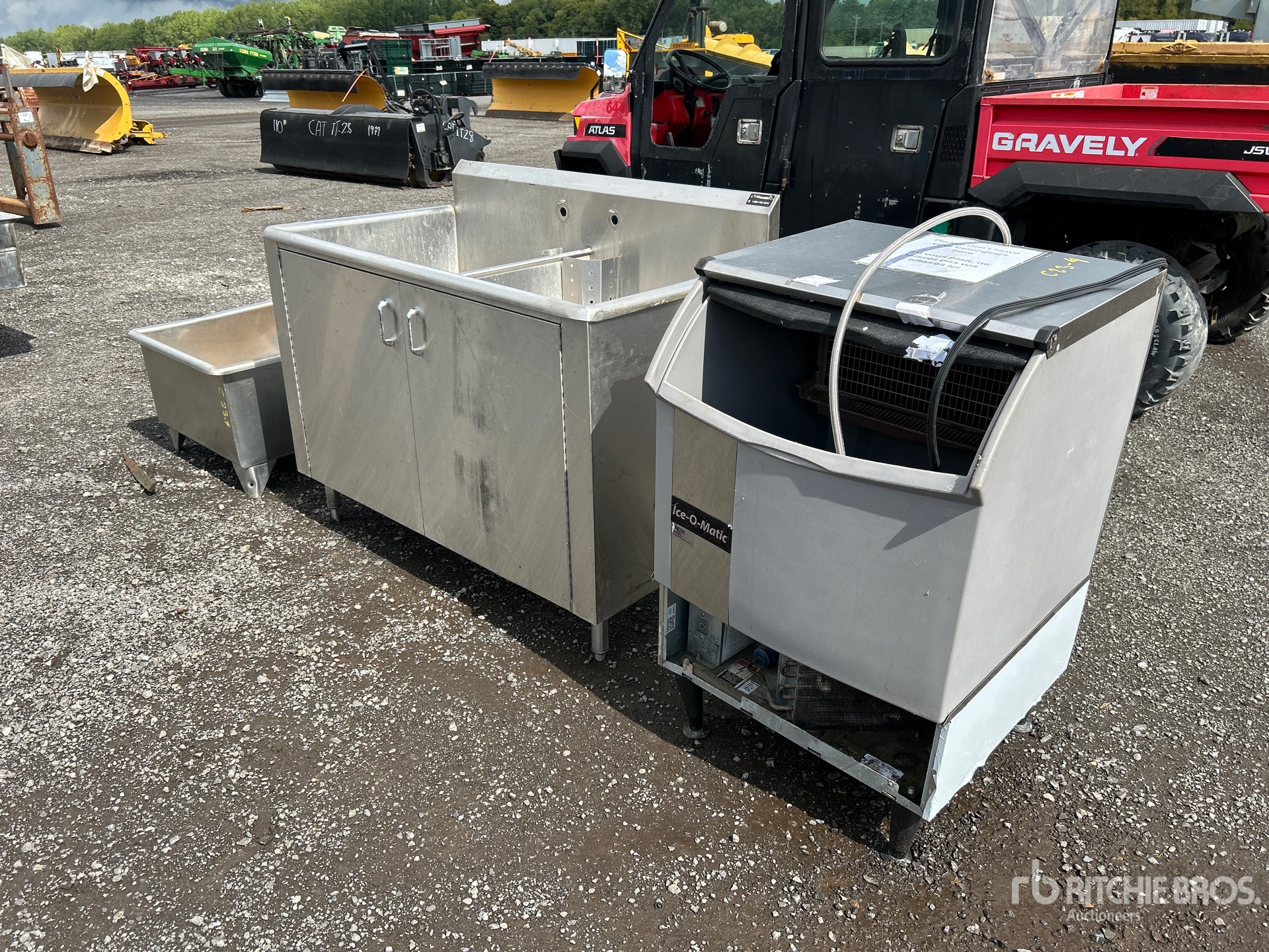 Quantity of (4) Stainless Steel Sinks