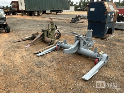 (2) Aircraft Landing Gear Jacks