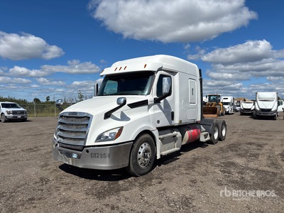 2019 Freightliner Cascadia 126 6x4 T/A Sleeper Truck Tractor