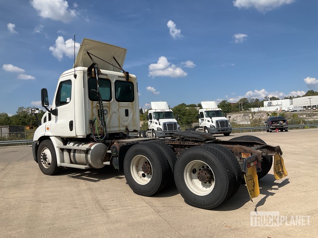 CAMIóN 2016 FREIGHTLINER