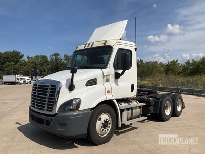 2016 Freightliner Cascadia 113 6x4 3-Achs Sattelzugmaschine