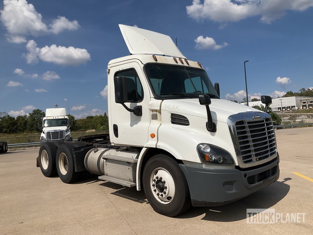 CAMIóN 2016 FREIGHTLINER