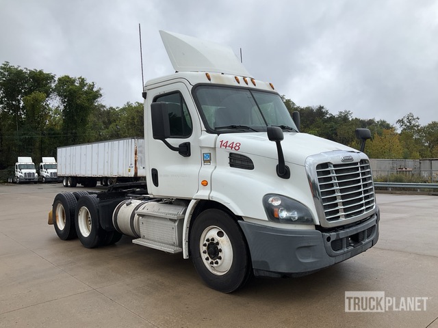 CAMIóN 2016 FREIGHTLINER