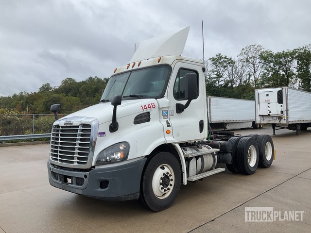 CAMIóN 2016 FREIGHTLINER