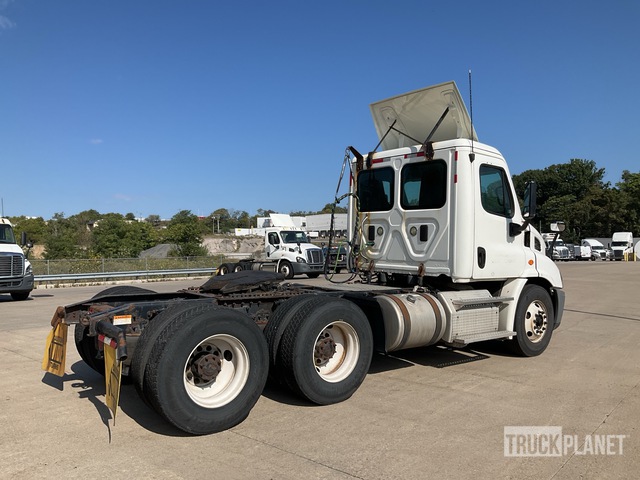 CAMIóN 2016 FREIGHTLINER