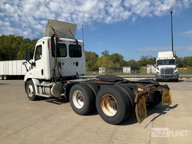 CAMIóN 2016 FREIGHTLINER