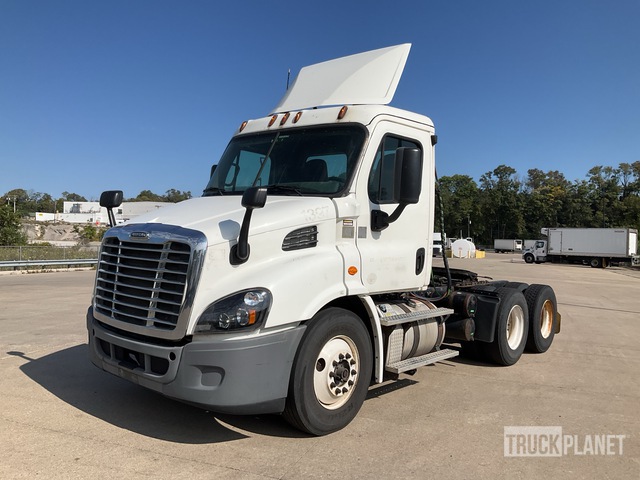 CAMIóN 2016 FREIGHTLINER