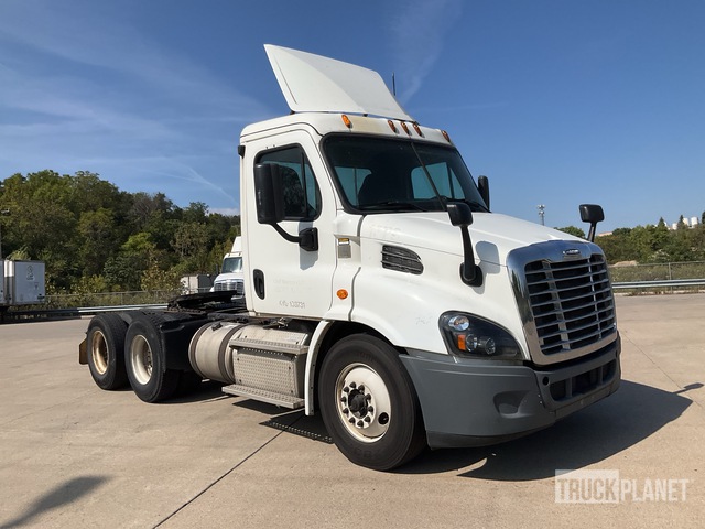 CAMIóN 2016 FREIGHTLINER