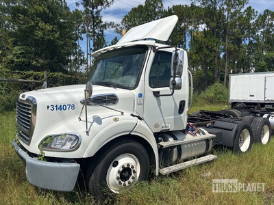 2014 Freightliner M2 112 Cabeza Tractora Cabina Corta (Inoperable)