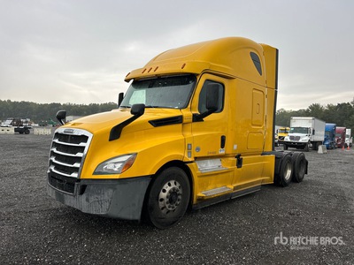 2020 Freightliner Cascadia 126 6x4 تراكتور شاحنة كابينة النوم (ثنائية المحور)