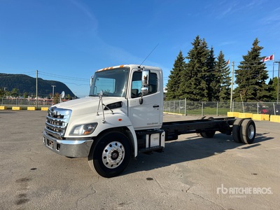 2018 Hino 338 4x2 Cabina y chasis