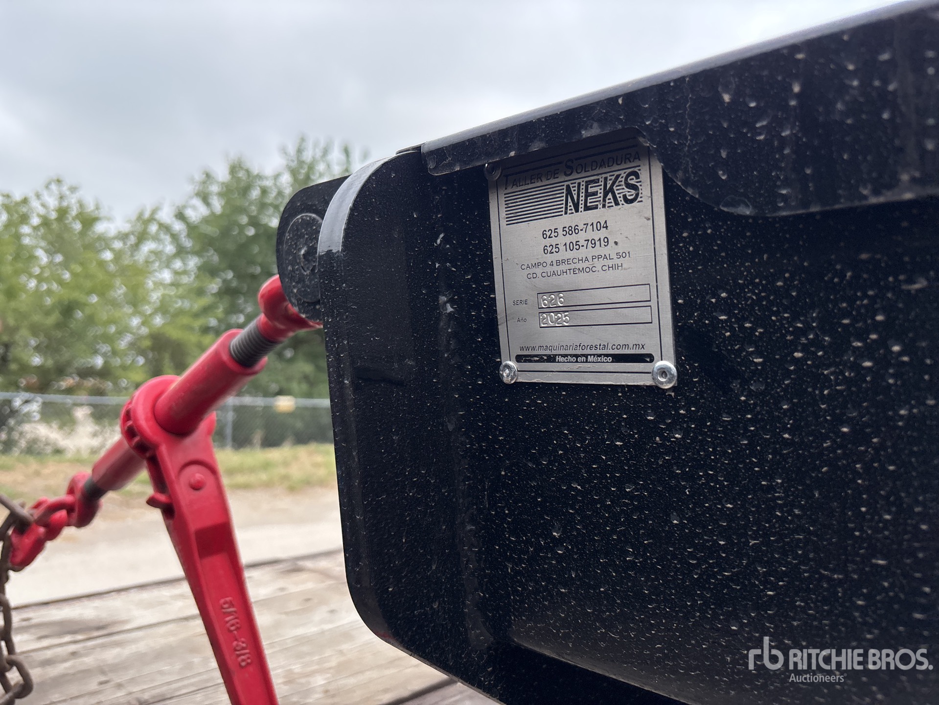 2025 Neks Fifth Wheel Wrecker Attachment