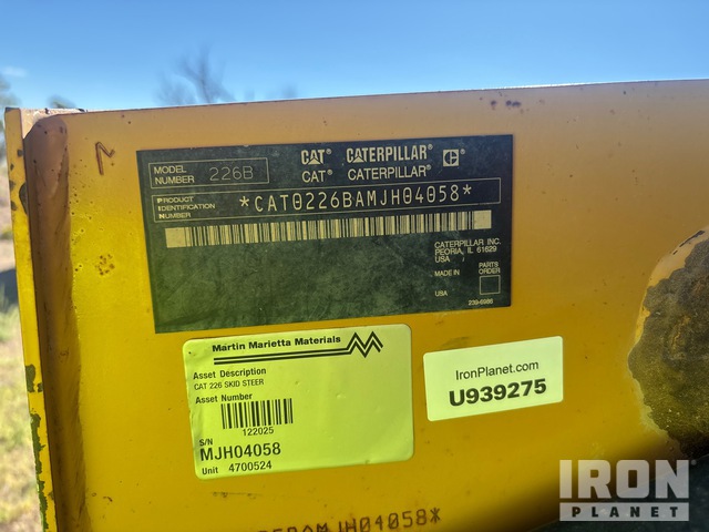 MINI CARGADOR SOBRE RUEDAS 2005 CATERPILLAR 226B3