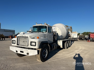 2000 Mack RD688S Mixer vrachtwagen