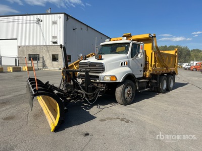 2005 Sterling LT9500 6x4 Camión con pala para nieve
