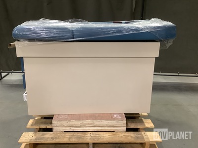 UMF 5110 Examination Table