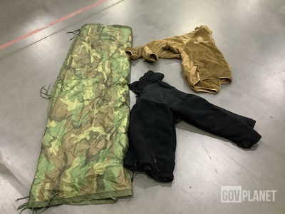 (17) Cold Weather Jackets, (5) Poncho Liners & (3) Cold Weather Shirts