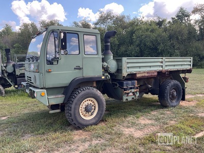 2001 Stewart & Stevenson M1078A1 LMTV 4x4 Cargo Truck