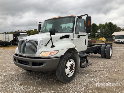 2012 International 4300 SBA 4x2 Cabine et châssis