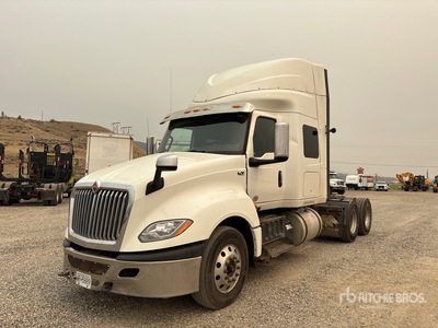 2018 International LT625 6x4 Cabina con cuccetta per trattore stradale