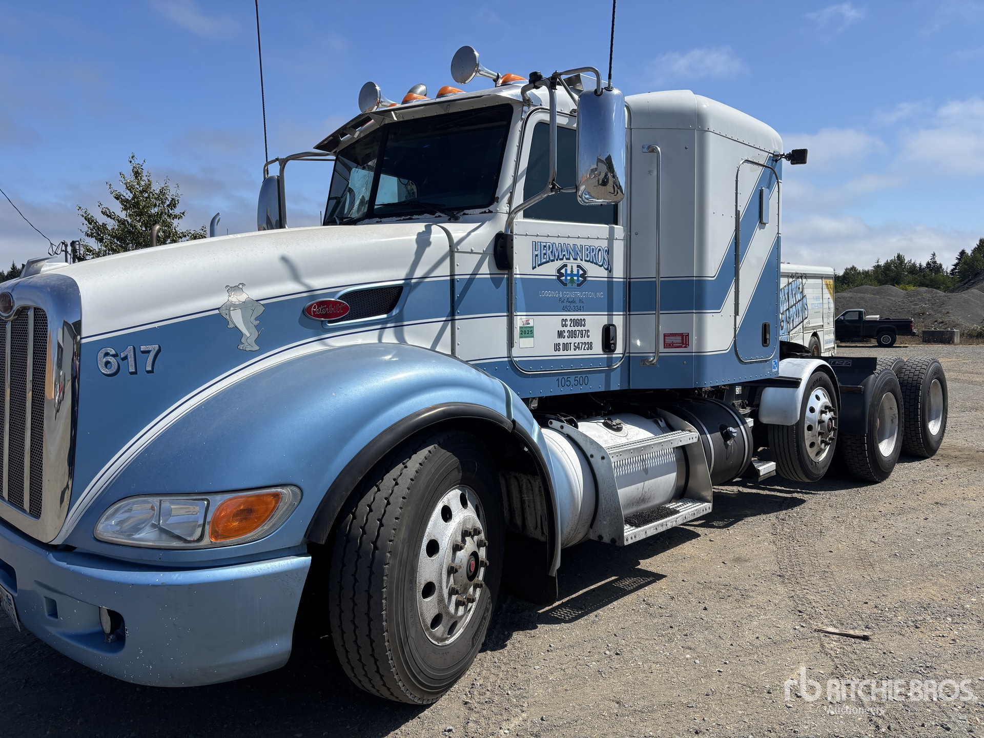 2016 Peterbilt 386 8x4 Sleeper Truck Tractor