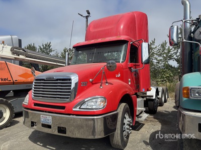 2013 Freightliner Columbia 112 8x4 Tri/A Day Cab Truck Tractor
