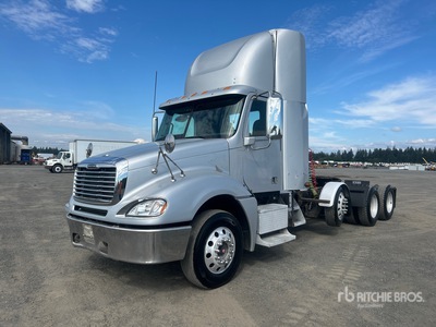 2015 Freightliner Columbia 112 8x4 Tri/A Day Cab Truck Tractor