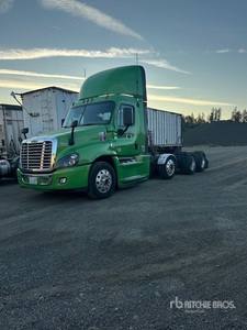 2016 Freightliner Cascadia 125 8x4 Tri/A Day Cab Truck Tractor