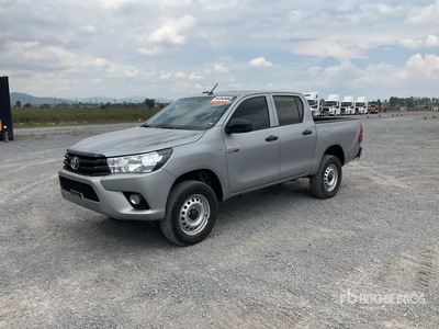 2021 Toyota Hilux 4x4 Crew Cab Camioneta / Pickup