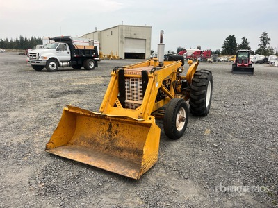 1962 International 3414 2WD Antique Tractor