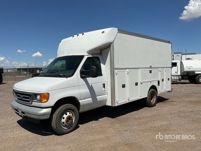 2006 Ford E-450 4x2 Furgoneta caja cerrada