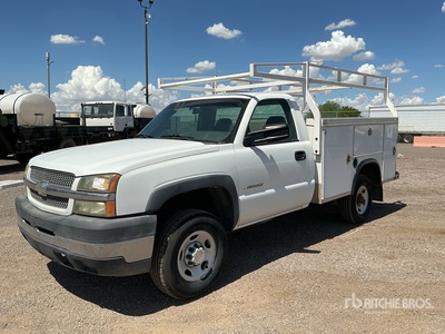 2007 Chevrolet Silverado 2500HD 4x2 Utility Truck