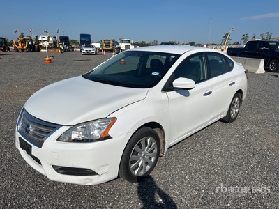2013 Nissan Sentra 自動車