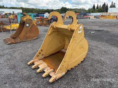 Cat 38 in Q/C Digging Bucket