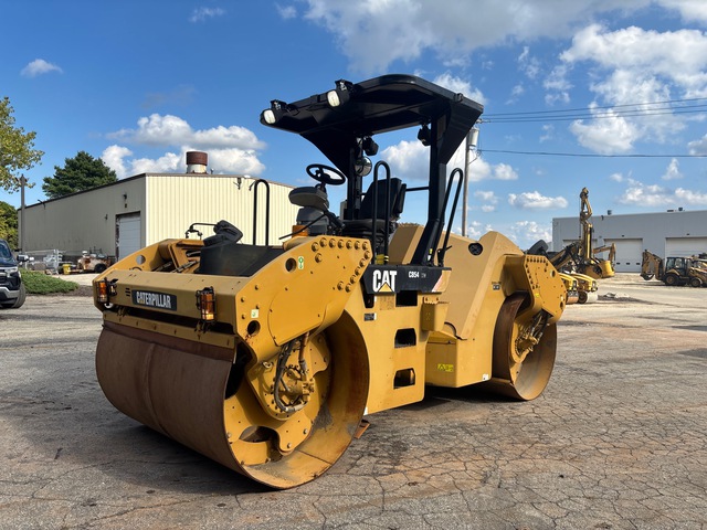 2010 Caterpillar CB54