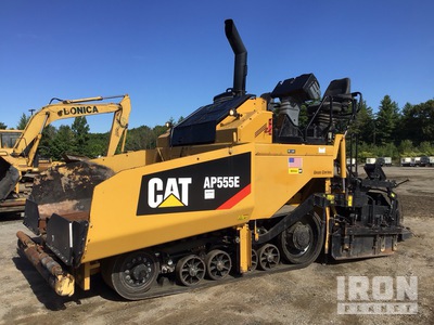 2015 Cat AP555E Track Asphalt Paver