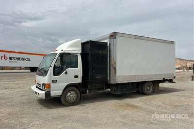 2004 GMC W4500 4x2 Van Truck