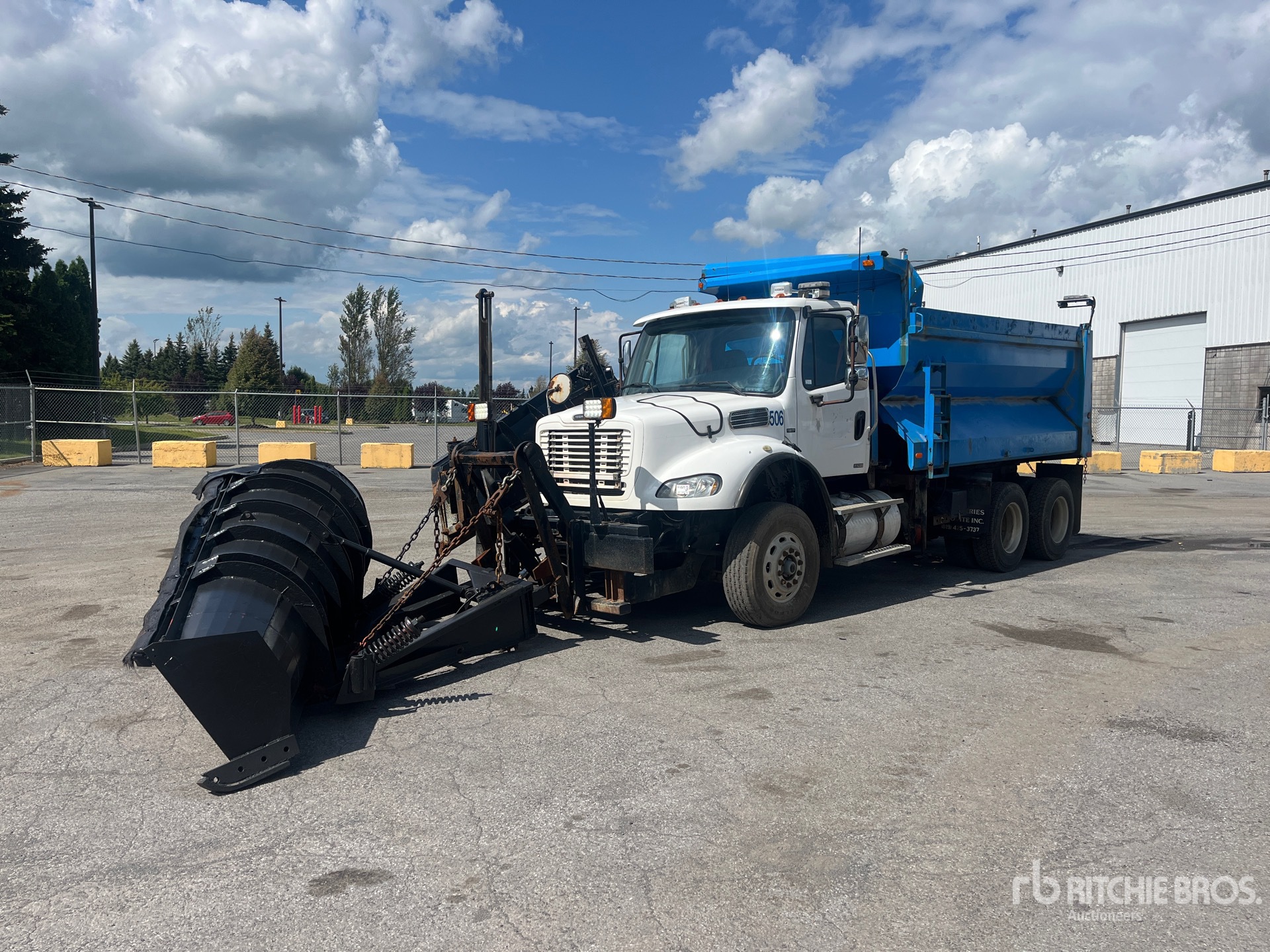2010 Freightliner M2 112 6x4 Schneepflug-Lastzug