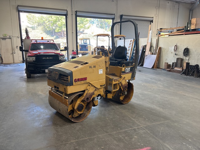 1996 Caterpillar CB-214C