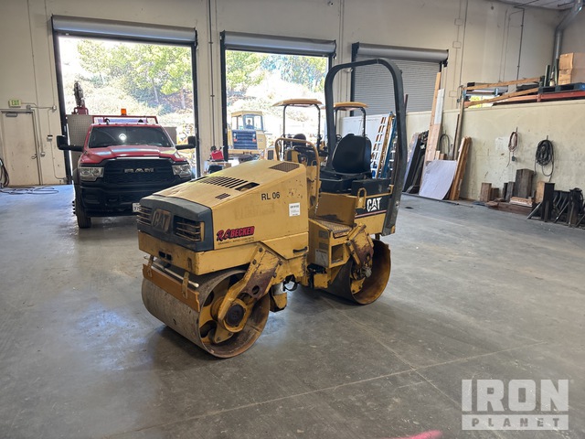 COMPACTADOR 1996 CATERPILLAR CB214C
