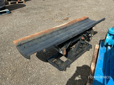 87 in Skid Steer Angle Blade Varios implementos minicargadora (Unused)