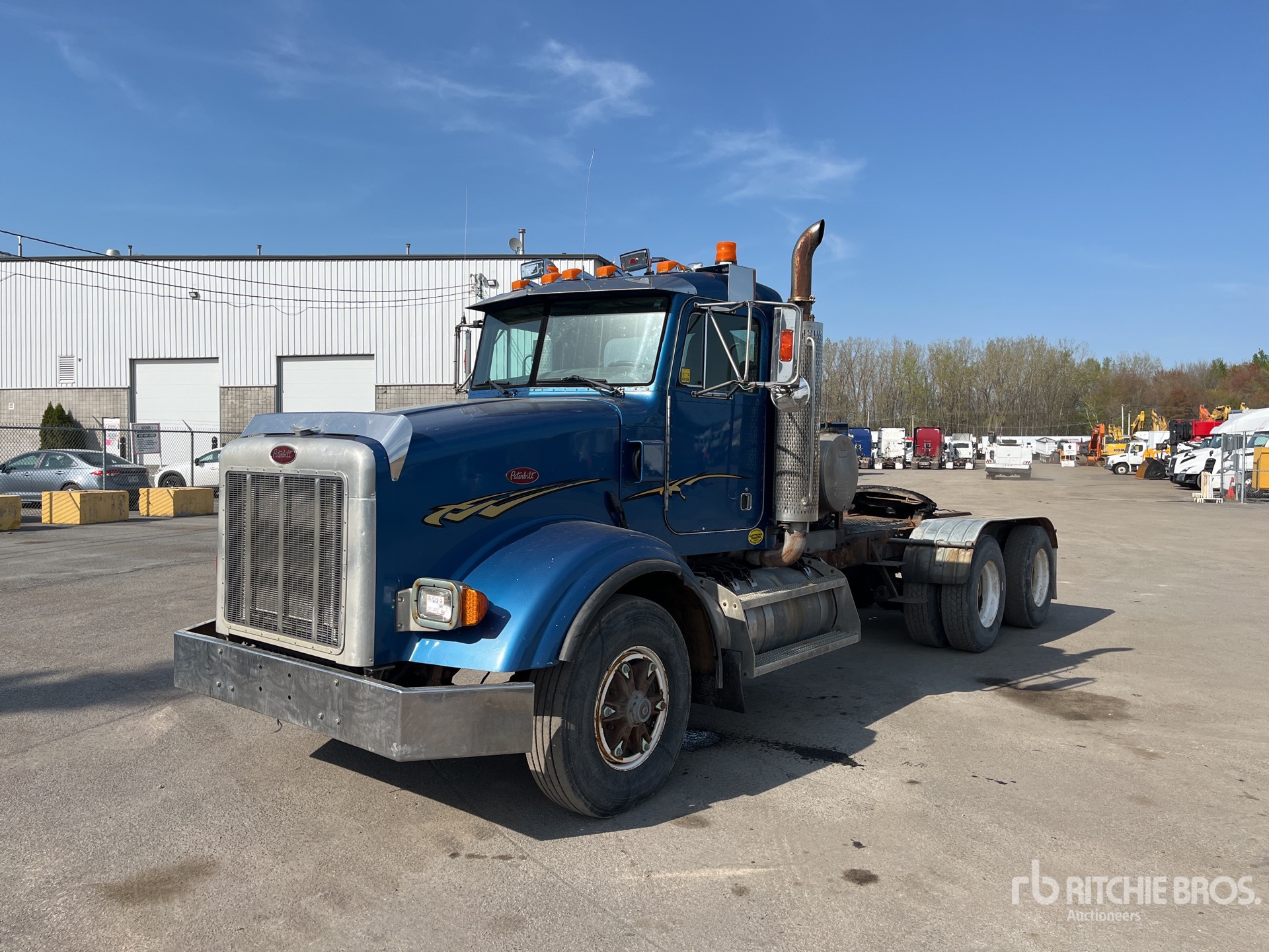 2004 Peterbilt 378 T/A Day Cab Truck Tractor