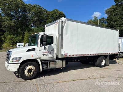 2020 Hino 268 4x2 Camion fourgon