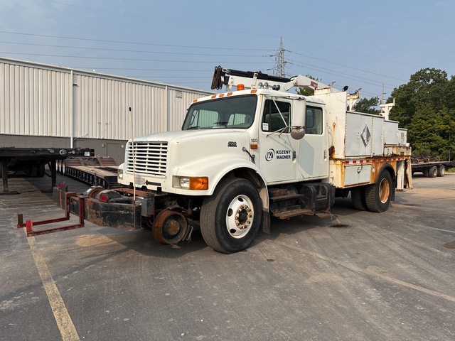1999 International 4700 4x2 Crew Cab Service Truck