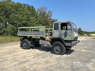 2001 Stewart & Stevenson M1078A1 LMTV 4x4 Cargo Truck