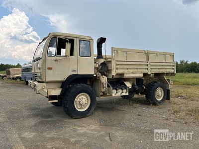 2002 Stewart & Stevenson M1078A1 LMTV 4x4 Cargo Truck