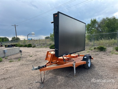 2015 Ver-Mac PCMS 130 W Solar Message Board