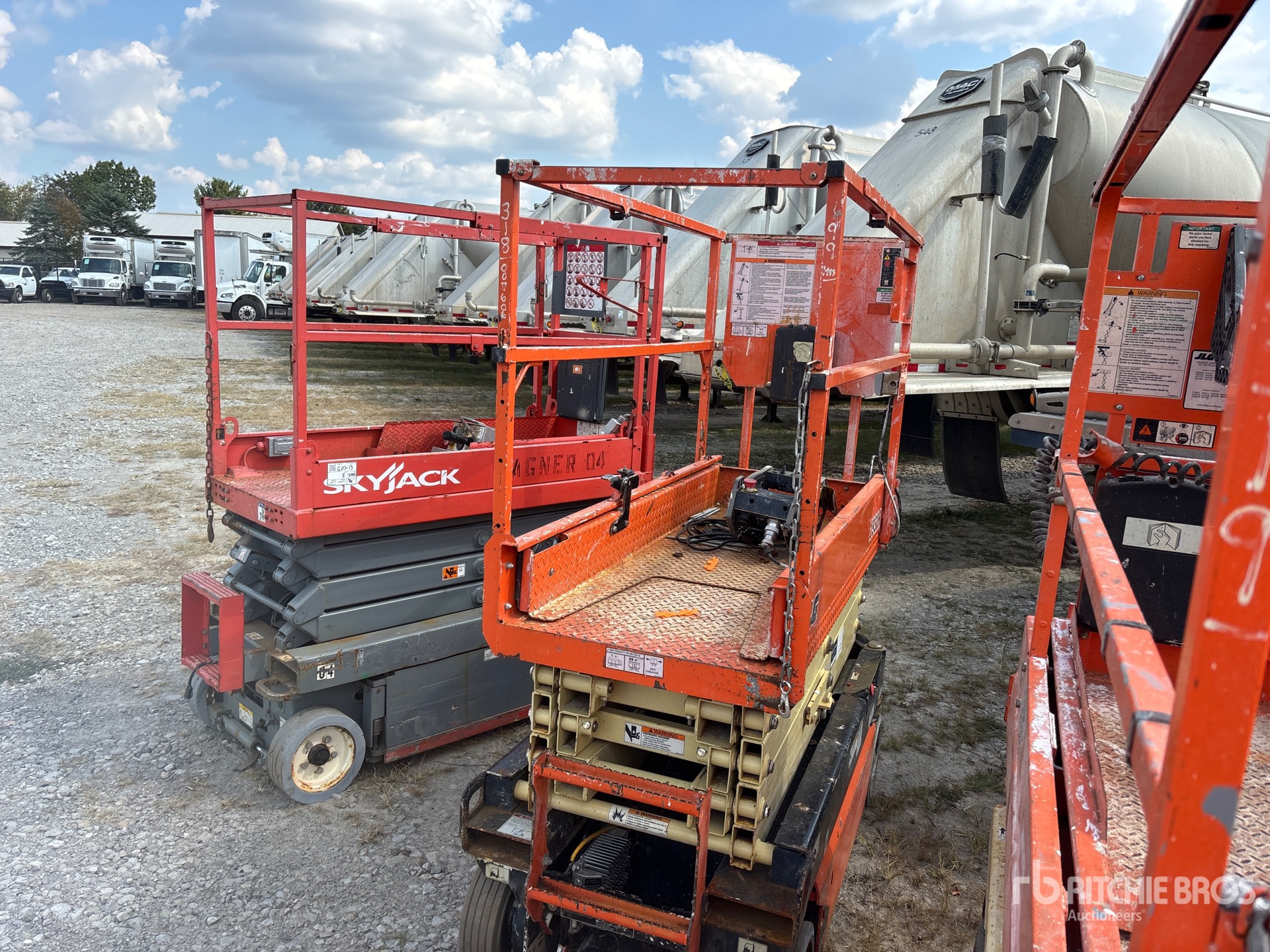 2017 JLG 1932R Electric Scissor Lift