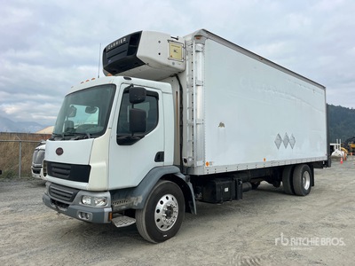 2013 Peterbilt 220 4x2 Camiones